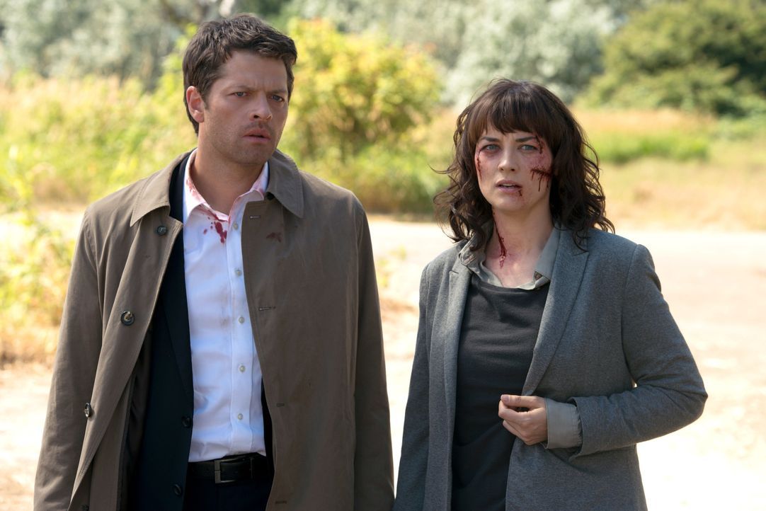 Hannah (Erica Carroll, r.) entwickelt menschliche Gefühle für Castiel (Misha Collins, l.), doch wird er diese erwidern können? - Bildquelle: 2016 Warner Brothers