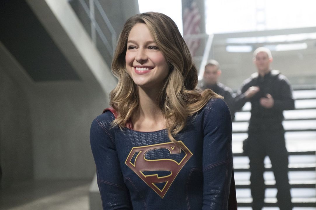 Eine Glückssträhne zieht sich durch Supergirls (Melissa Benoist) Liebesleben, als dann auch noch ihr vermisster Vater wieder auftaucht. Doch der Sch... - Bildquelle: 2016 Warner Brothers