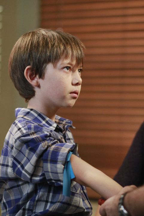 Cooper lernt seinen mutmaßlichen Sohn Mason (Griffin Gluck) kennen und ist sofort Feuer und Flamme ... - Bildquelle: ABC Studios