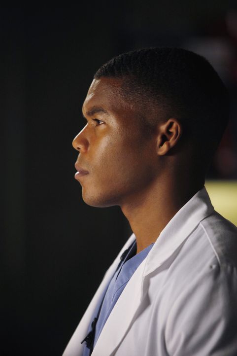 Der junge Arzt Shane (Gaius Charles) will für eine Tumorentfernung einen speziellen Kleber verwenden - eine riskante Idee ... - Bildquelle: ABC Studios