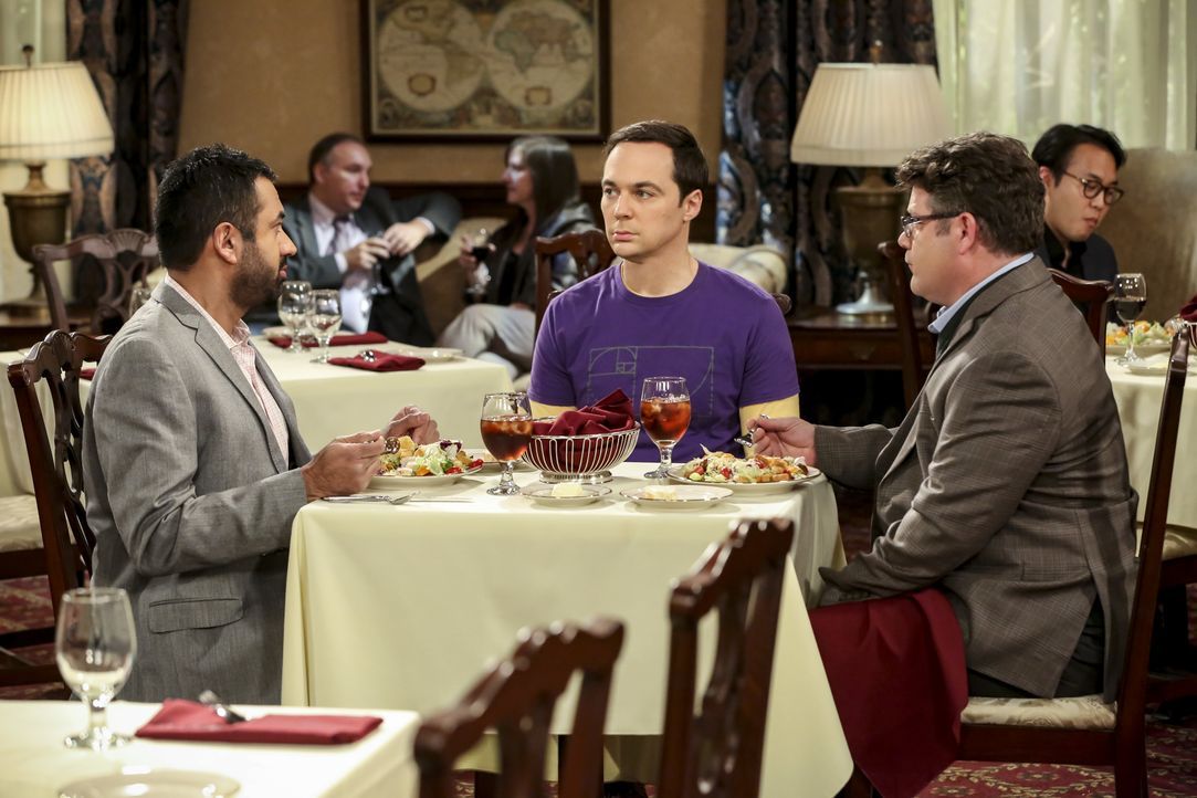 (v.l.n.r.) Dr. Kevin Campbell (Kal Penn); Sheldon Cooper (Jim Parsons); Dr. Greg Pemberton (Sean Astin) - Bildquelle: Michael Yarish 2018 WBEI. All rights reserved. / Michael Yarish