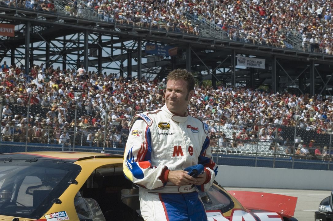Ricky Bobby (Will Ferrell) ist der am meisten gefeierte Rennfahrer in der amerikanischen Muscle-Car-Liga. Doch dann holt Rickys Rennstallbesitzer de... - Bildquelle: Copyright   2006 Sony Pictures Television International.