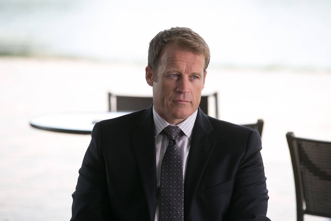 Wird sein Geheimnis auffliegen? CIA Director Widener (Mark Valley) ... - Bildquelle: 2013-2014 NBC Universal Media, LLC. All rights reserved.