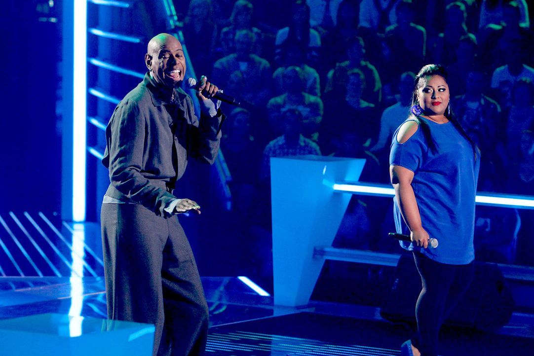 battle-michelle-vs-dennis-06-the-voice-of-germany-richard-huebnerjpg 1700 x 1134 - Bildquelle: SAT1/ProSieben/Richard Hübner