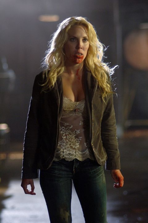 Hat keine Ahnung, wie sie zu einem Vampir wurde: Lucy (Mercedes McNab) ... - Bildquelle: Warner Bros. Television