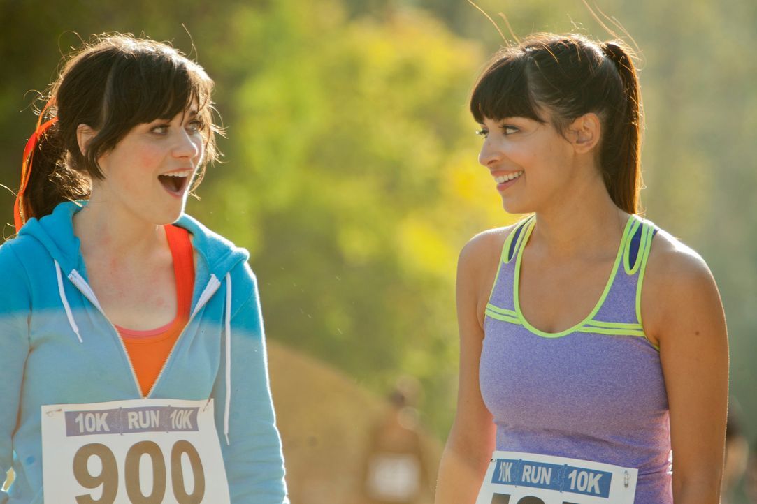 Ihre Freundschaft wird auf eine harte Probe gestellt: Jess (Zooey Deschanel, l.) und Cece (Hannah Simone, r.) ... - Bildquelle: 20th Century Fox