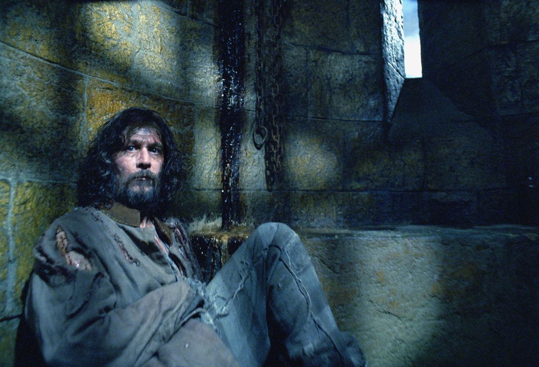 Der gefährliche und rätselhafte Zauberer Sirius Black (Gary Oldman) ist aus Askaban entkommen - und es heißt, er sei auf der Suche nach Harry Potter... - Bildquelle: Warner Television