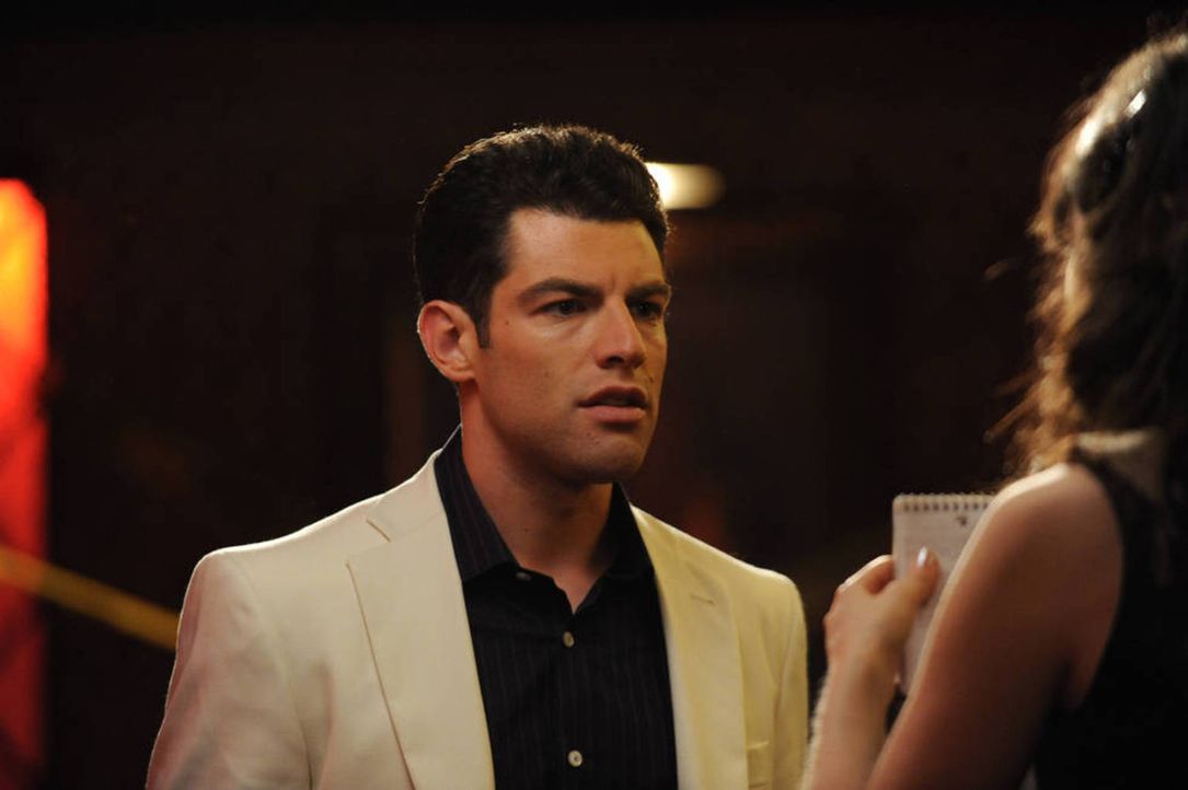 Schmidt (Max Greenfield) ist nach zwei Monaten endlich seinen Penisgips los und will das mit einer Party feiern, um sich wieder auf den Markt zu bri... - Bildquelle: 2012 Twentieth Century Fox Film Corporation. All rights reserved.