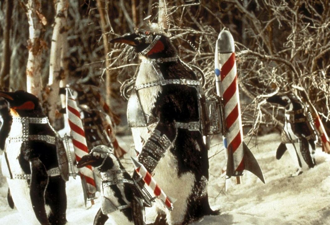 Eine Armee von Pinguinen, die alle bereit sind, auch die grausamsten Wünsche ihres Herren ohne zu zögern in die Tat umzusetzen, überflutet Gotham... - Bildquelle: Warner Bros.