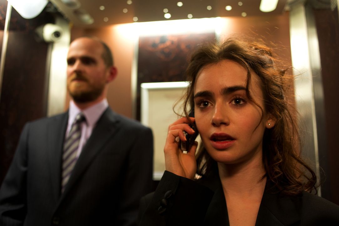 Eigentlich will Rosie (Lily Collins) zusammen mit Alex nach Boston und dort Hotelmanagement studieren. Doch dann kommt es zu einer Nacht, die alles... - Bildquelle: Constantin Film Verleih GmbH