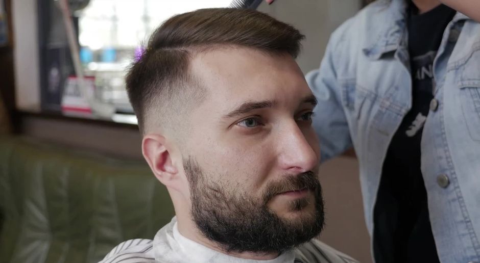 Frisuren geheimratsecken herren Frisuren Für