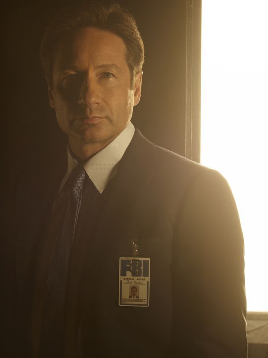 (1. Staffel) - Wird es Mulder (David Duchovny) endlich gelingen, das große Ganze zu erkennen? - Bildquelle: 2016 Fox and its related entities.  All rights reserved.