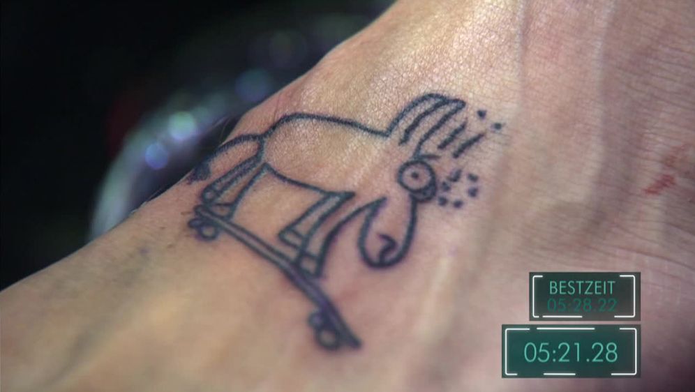 Mein bester Feind Gewinnspiel &quot;Besoffener Esel&quot;Klebetattoo