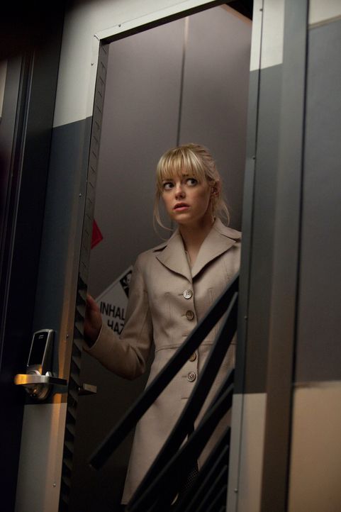 In Gefahr: Gwen (Emma Stone) ... - Bildquelle: Jaimie Trueblood 2012 Columbia Pictures Industries, Inc.  All Rights Reserved.