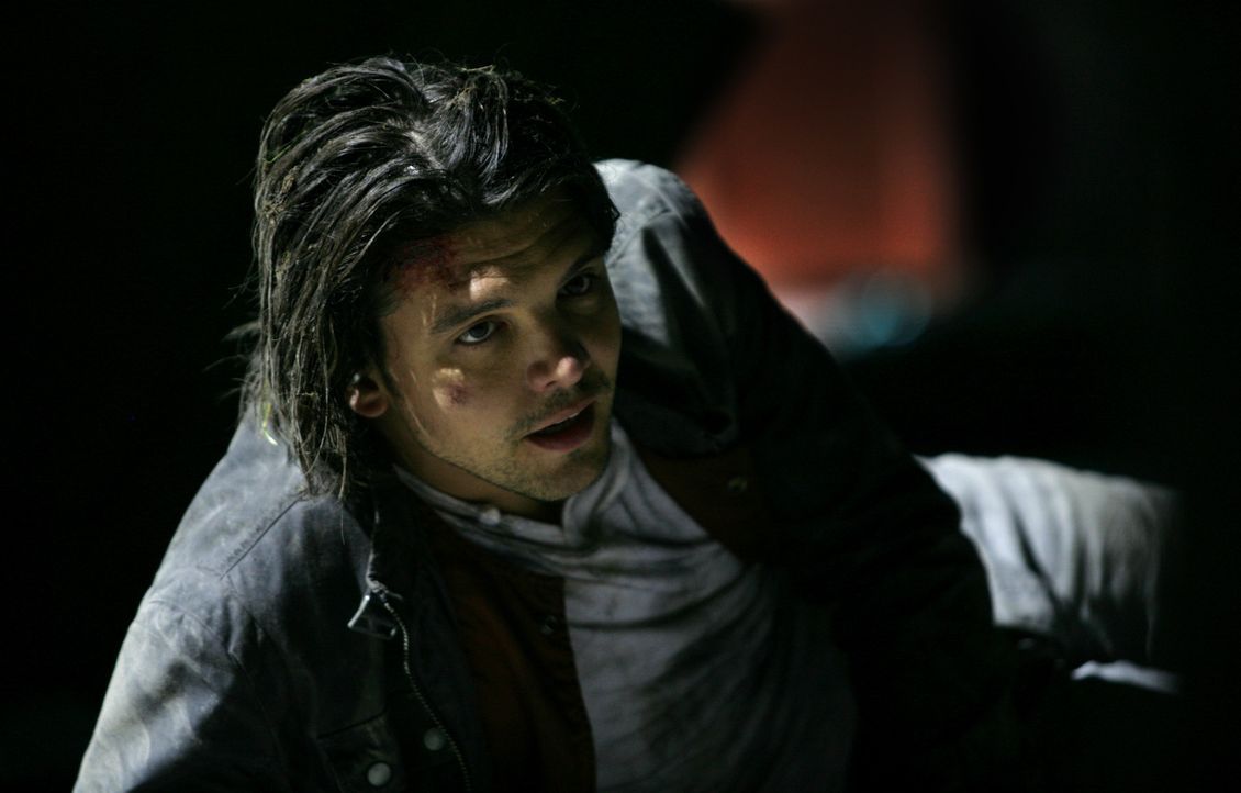 Philip weiht Connor (Andrew Lee Potts) in sein "New Dawn"-Projekt ein: Er will die Menschheit mit Hilfe der Anomalien mit unbegrenzter und kostenlos... - Bildquelle: ITV Plc