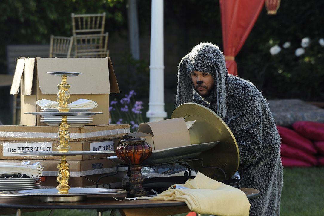 Vor Wilfred (Jason Gann) und seinen Überraschungsangriffen ist nichts und niemand sicher ... - Bildquelle: 2011 FX Networks, LLC. All rights reserved.