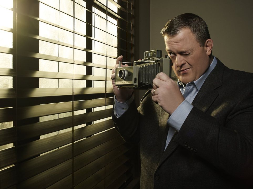 (3. Staffel) - Der gefühlvolle Polizist Mike (Billy Gardell) ist von seiner Molly ganz angetan ... - Bildquelle: Warner Brothers