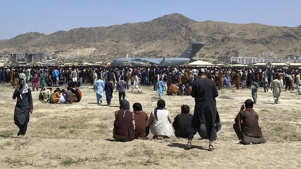 Tote bei Gedränge an Kabuler Flughafen
