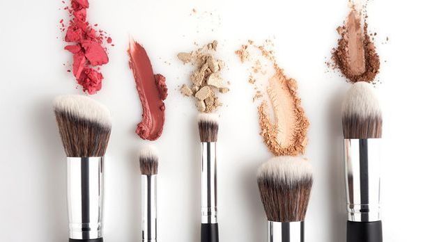Die Foundation ist eine Grundlage für jedes Make-up – alle Infos zur Puder-Fo...