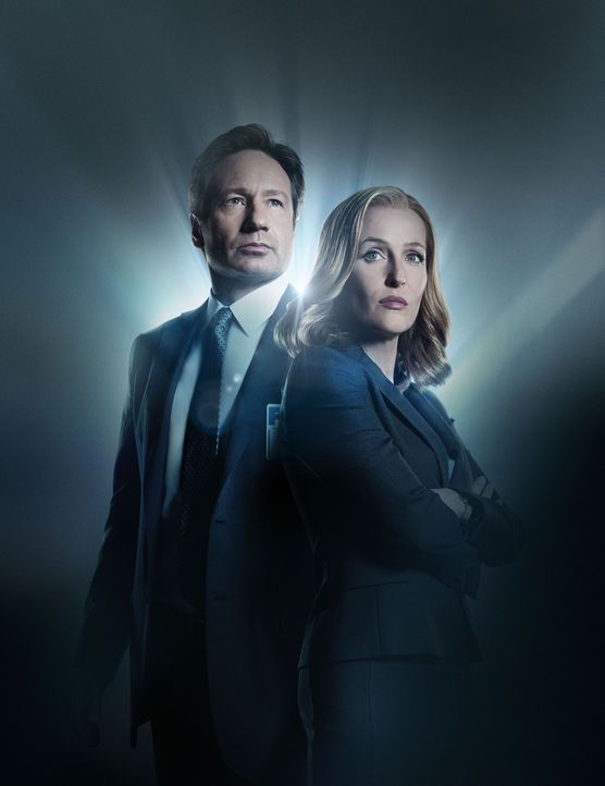 (1. Staffel) - Als Mulder (David Duchovny, l.) bewusst wird, dass er nie die ganze Wahrheit erkannt hat, flammt in ihm das alte Feuer wieder auf und... - Bildquelle: 2016 Fox and its related entities.  All rights reserved.
