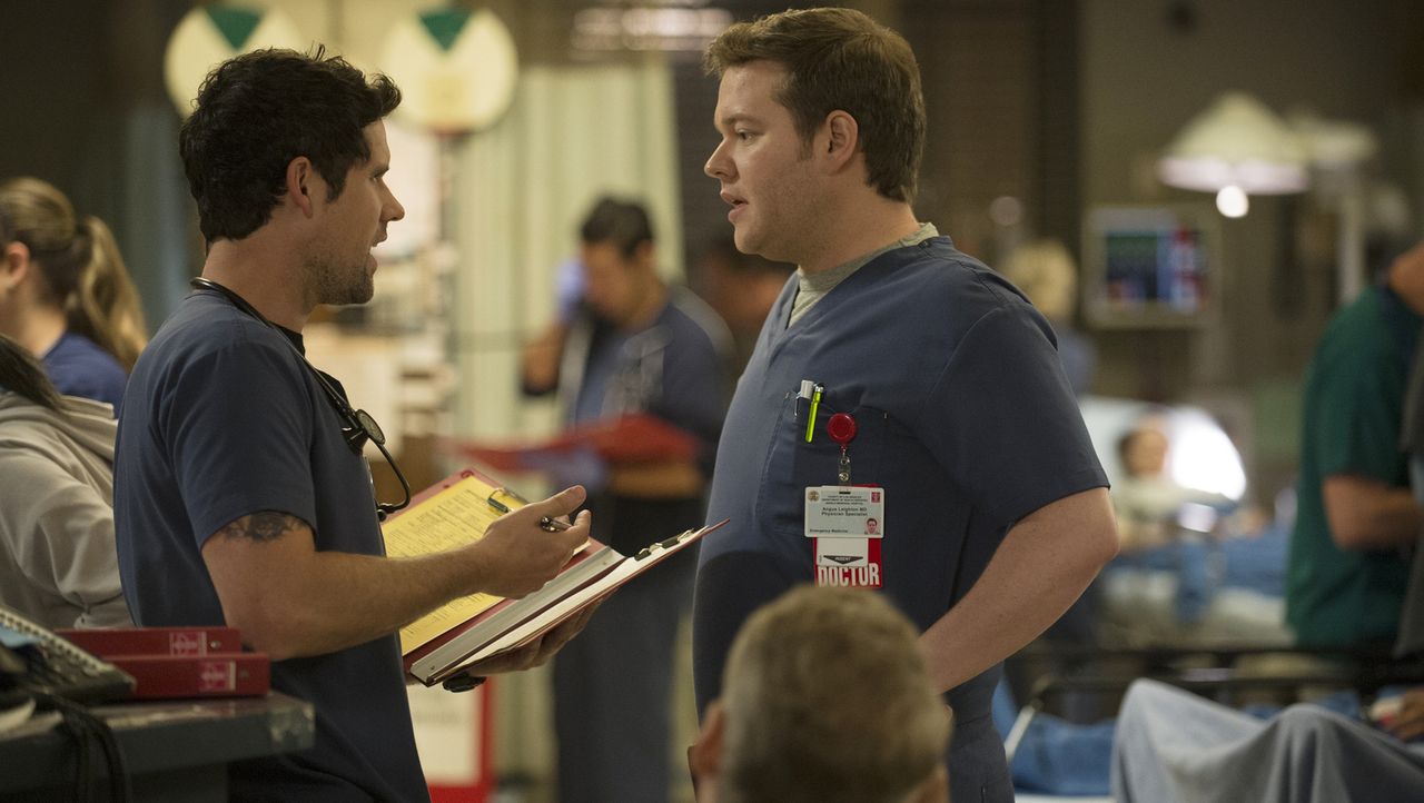 Films Et Séries Tv Avec Ben Hollingsworth Code Black - Herzalarm - ProSieben