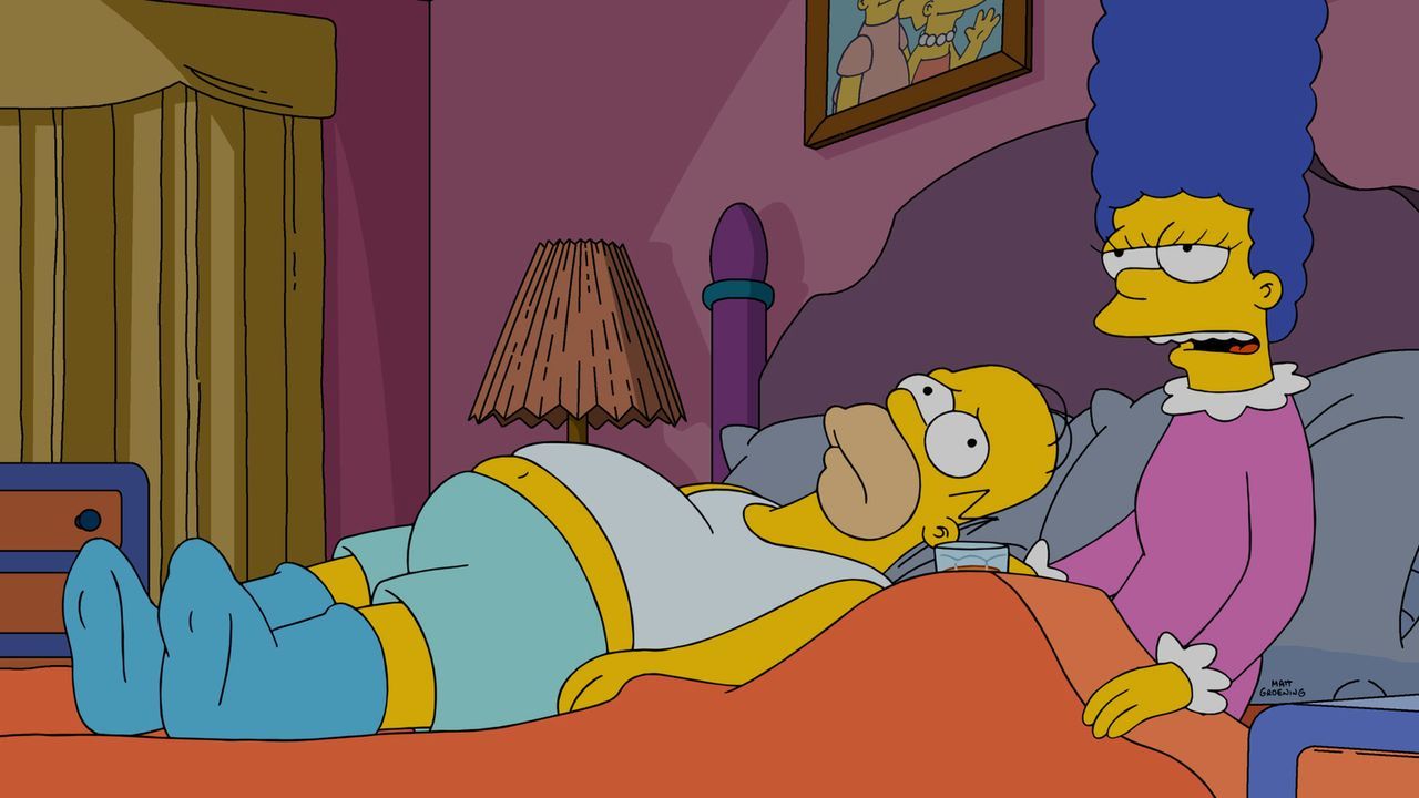 Marge (r.) möchte etwas Geld verdienen und heuert deshalb als Tatortreinigerin an. Doch ihr Eheleben mit Homer (l.) wird dadurch gestört, dass sie s... - Bildquelle: 2015 Fox and its related entities.  All rights reserved.