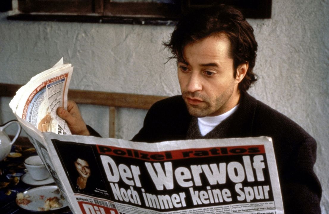 Der Werwolf geht um: Fieberhaft sucht Thomas (Jan Josef Liefers) nach Antworten auf das Geheimnis der Werwölfe ... - Bildquelle: ProSieben