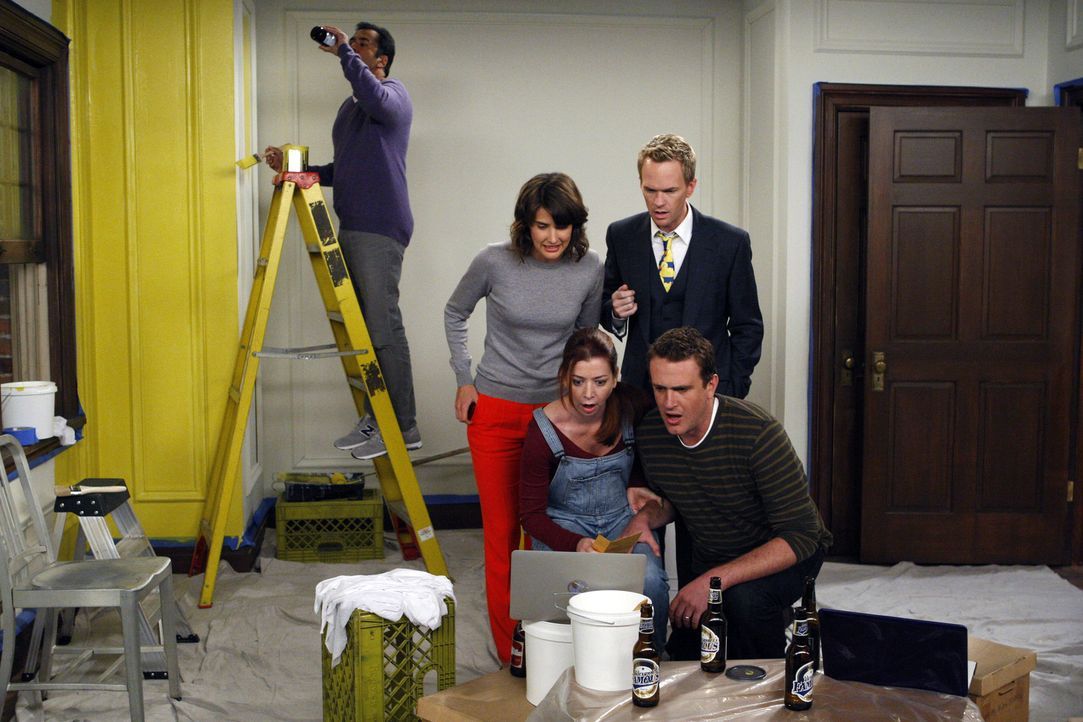 Während Kevin (Kal Penn, l.) sich um das Streichen des Kinderzimmer kümmert, haben Barney (Neil Patrick Harris, 2.v.r.), Robin (Cobie Smulders, 2.... - Bildquelle: 20th Century Fox International Television