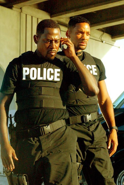 Die Bad Boys Burnett (Martin Lawrence, l.) und Lowrey (Will Smith, r.) des Miami Police Departments haben einen äußerst schwierigen Auftrag zu erl... - Bildquelle: 2004 Sony Pictures Television International. All Rights reserved.