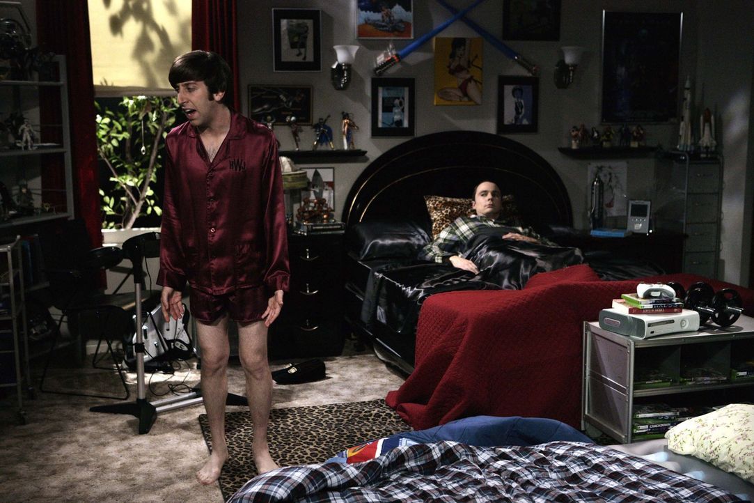 Da Penny seinem Wunsch, ihn von dem Geheimnis zu entlasten, nicht folgt, beschließt Sheldon (Jim Parsons, r.), bei Leonard auszuziehen und geht mit... - Bildquelle: Warner Bros. Television