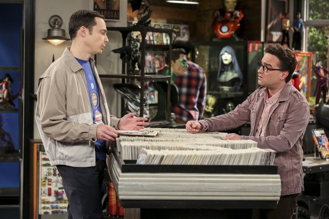 Während Sheldons (Jim Parsons, l.) Vorfreude nicht größer sein könnte, hält sich Leonards (Johnny Galecki, r.) Freude wegen Penny in Grenzen - wären... - Bildquelle: 2016 Warner Brothers