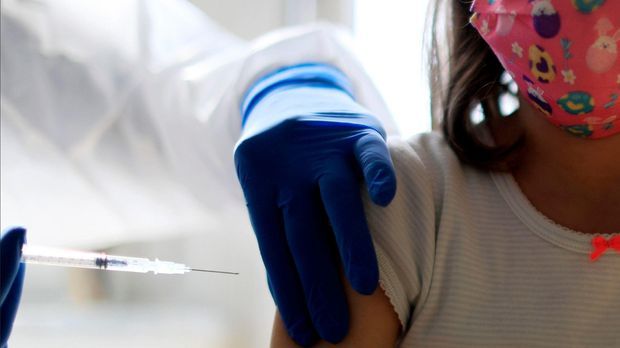 Streit über Corona-Impfungen für Kinder