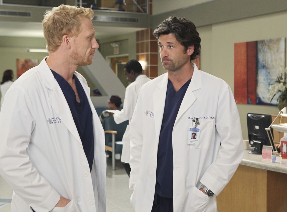 Während April von ihrem neuen Job als Stationsärztin vollkommen überfordert ist, haben Derek (Patrick Dempsey, r.) und Owen (Kevin McKidd, l.) we... - Bildquelle: ABC Studios
