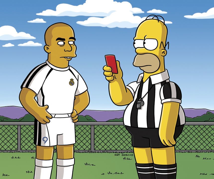 Lisa entdeckt den Fußball für sich, da allerdings Homer (r.) den Schiedsrichter gibt, ist Ärger vorprogrammiert ... - Bildquelle: 2006-2007 Twentieth Century Fox Film Corporation
