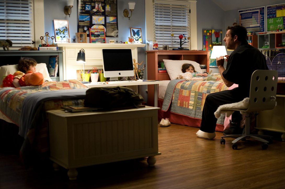 Der phantasievolle Skeeter (Adam Sandler) erzählt seiner Nichte und seinem Neffen jeden Abend eine Gutenachtgeschichte, wie es schon sein Vater geta... - Bildquelle: Disney