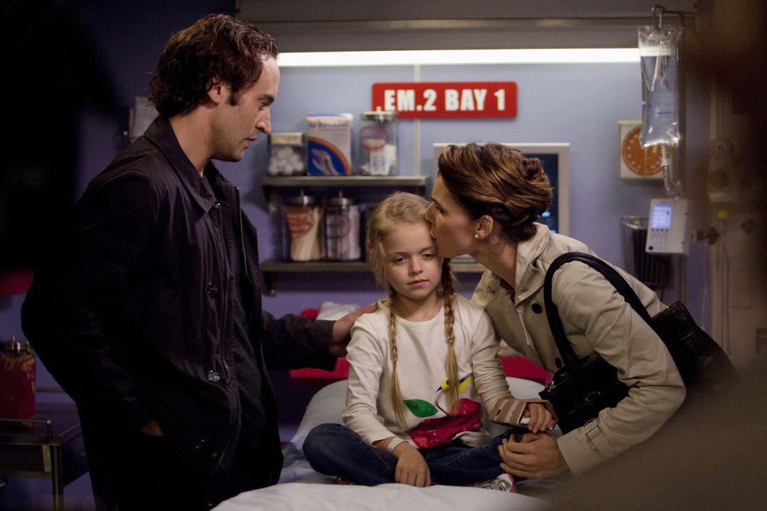 Ron (Charlie Hofheimer, l.) und Dana Nelson (Chryssie Whitehead, r.) kämpfen um die Gunst ihrer Tochter und merken dabei nicht, dass es Sarah (Kyli... - Bildquelle: ABC Studios