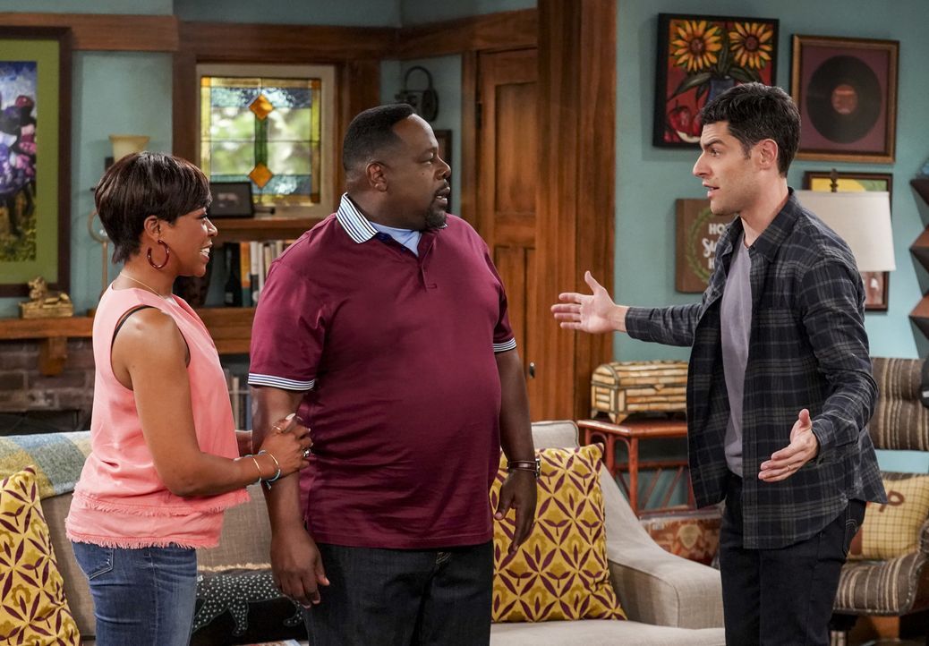 (v.l.n.r.) Tina Butler (Tichina Arnold); Calvin Butler (Cedric the Entertainer); Dave Johnson (Max Greenfield) - Bildquelle: Monty Brinton © 2018 CBS Broadcasting, Inc. All Rights Reserved. / Monty Brinton