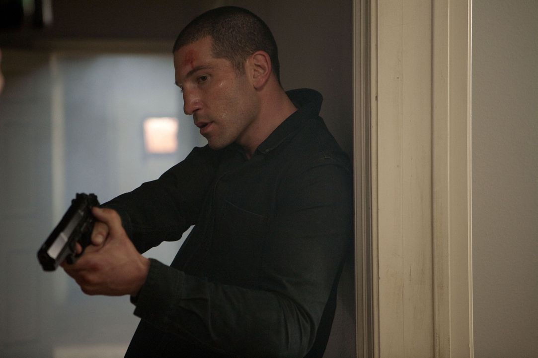 Eigentlich wollte Johns Mitarbeiter Daniel (Jon Bernthal) endlich raus aus dem Drogenmilieu, doch dann braucht sein Chef dringend seine Hilfe ... - Bildquelle: TOBIS FILM
