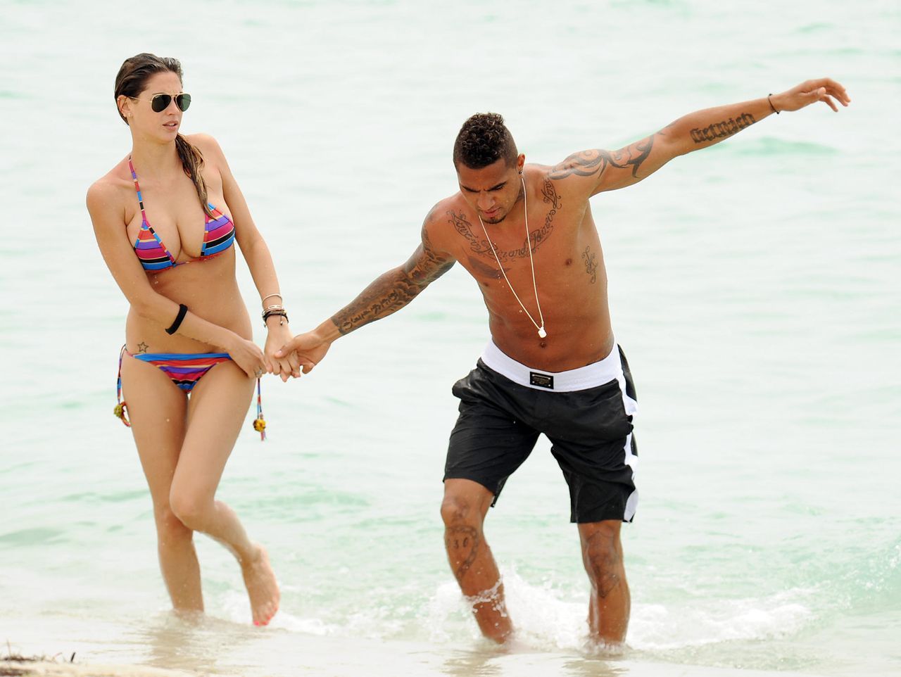 Kevin Prince Boateng Und Melissa Satta Am Strand