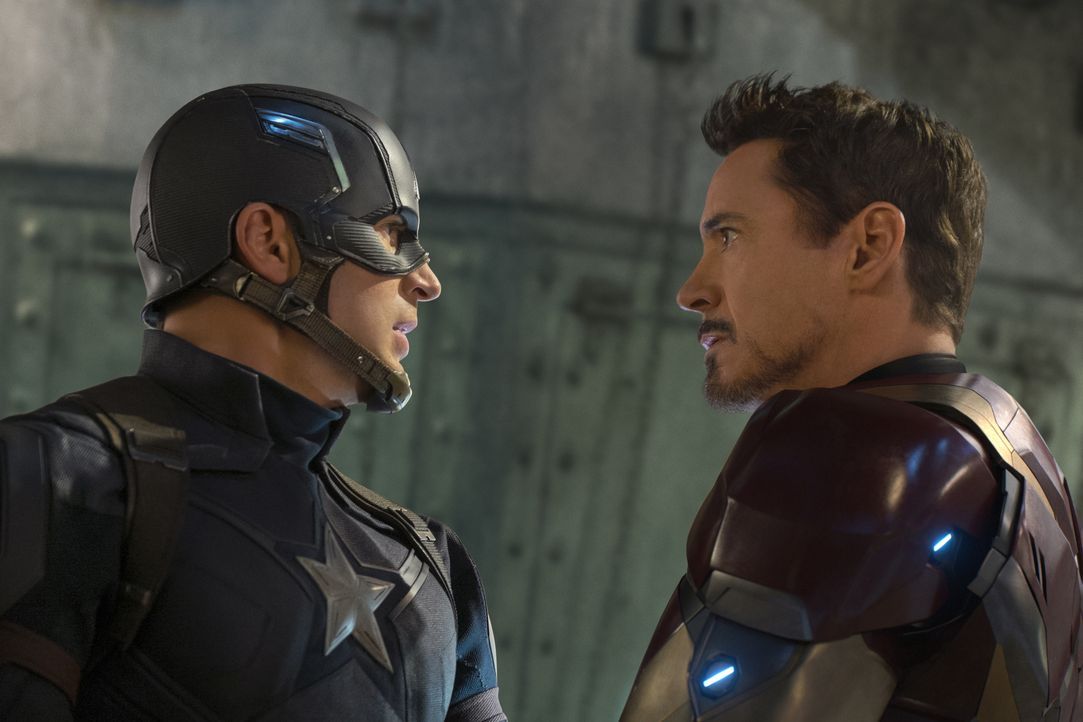Steve Rogers alias Captain America (Chris Evans, l.); Tony Stark alias Iron Man (Robert Downey Jr., r.) - Bildquelle: Zade Rosenthal 2014 MVLFFLLC. TM &   2014 Marvel. All Rights Reserved. / Zade Rosenthal