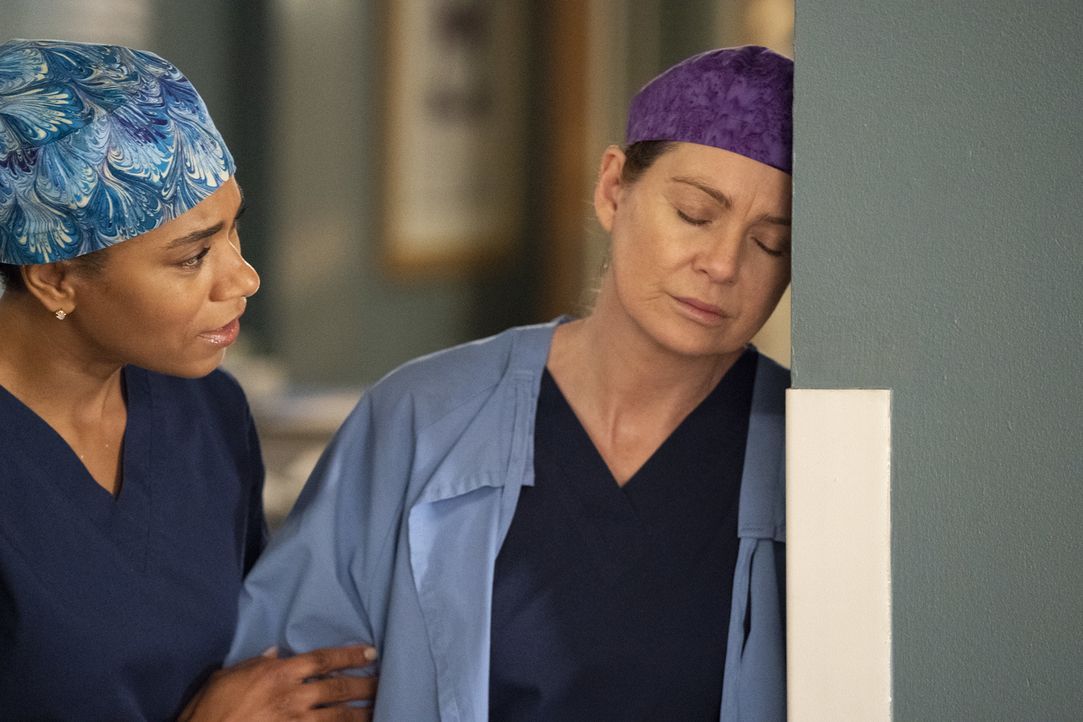 Dr. Maggie Pierce (Kelly McCreary, l.); Dr. Meredith Grey (Ellen Pompeo, r.) - Bildquelle: Mitch Haaseth ABC Studios