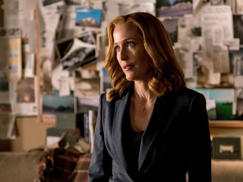 Eine Krankheitswelle lässt die Menschheit mit dem Tod kämpfen, nur Scully (Gillian Anderson) scheint auf Grund ihrer besonderen Alien-DNA immun zu s... - Bildquelle: 2016 Fox and its related entities.  All rights reserved.