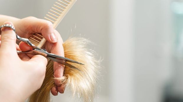 Schnitttechniken der Hairstylisten bei Haarspliss