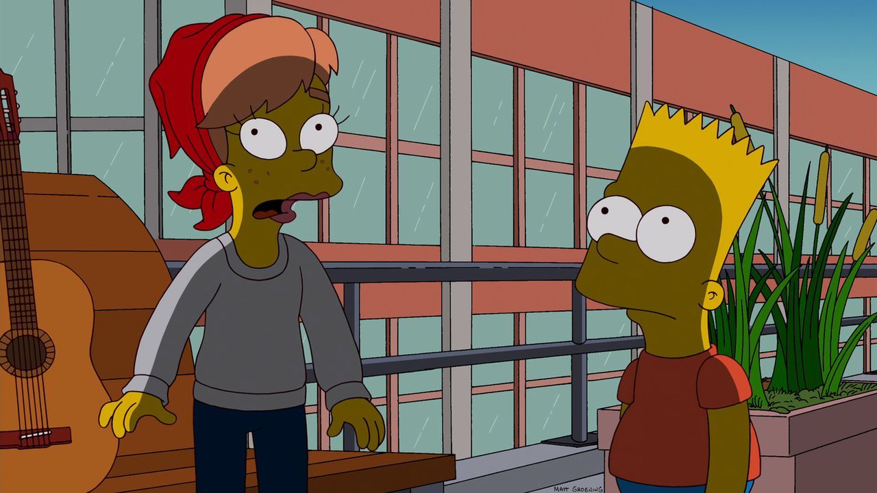 Während Marge und Lisa verzweifelt versuchen, für wenig Geld kulturelle Erlebnisse in New York zu feiern, erfährt Bart (r.) von  Mary (l.), dass er... - Bildquelle: 2012-2013 Fox and its related entities. All rights reserved