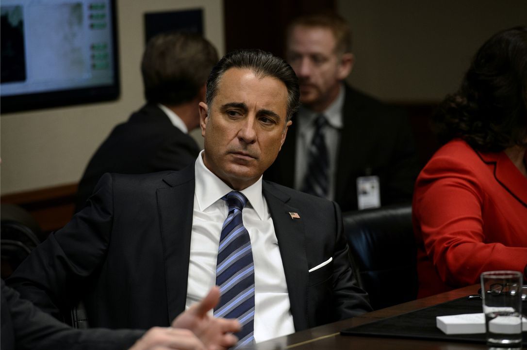 President Andrew Palma (Andy Garcia) - Bildquelle: 2017 Warner Bros. Entertainment Inc., Skydance Productions, LLC and RatPac-Dune Entertainment LLC. All Rights Reserved.