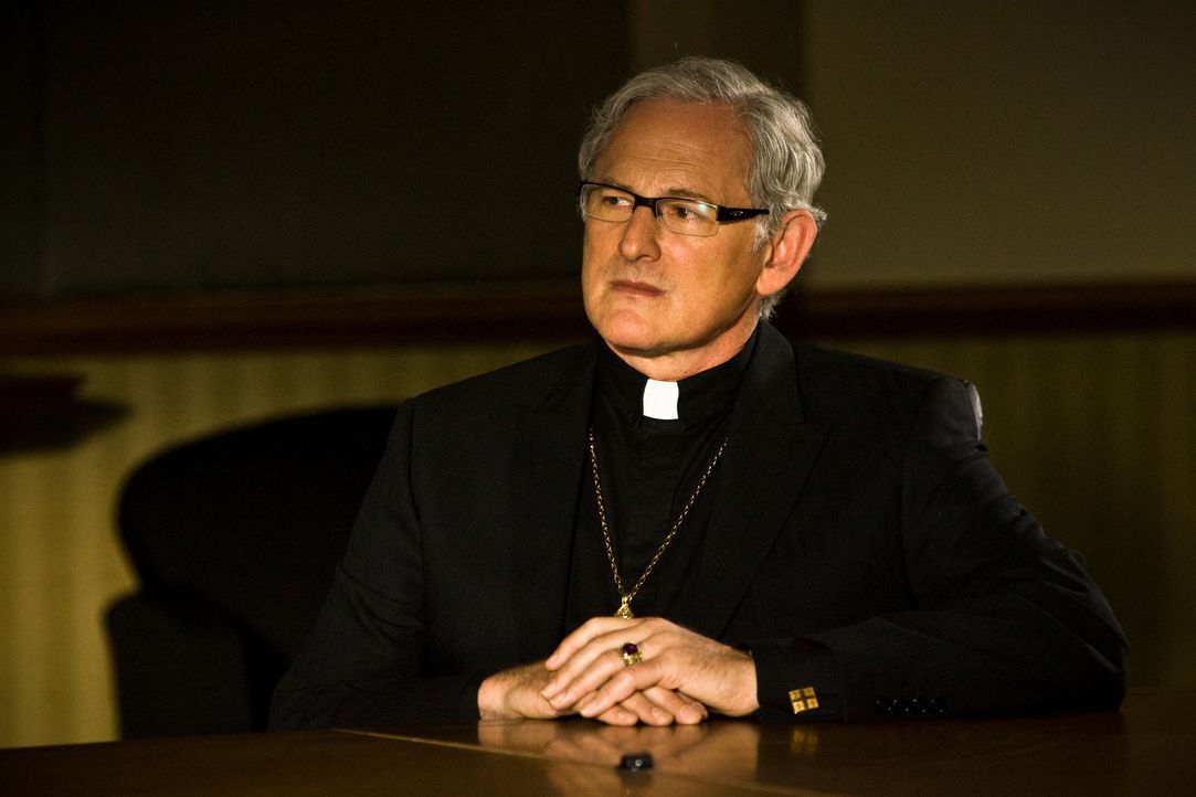 Weiß genau, was die Tempelritter-Aktion zu bedeuten hat: Monsignor De Angelis (Victor Garber), dem christliche Nächstenliebe eher fern liegt ... - Bildquelle: 2008 Templar Productions (Muse) Inc. All Rights Reserved