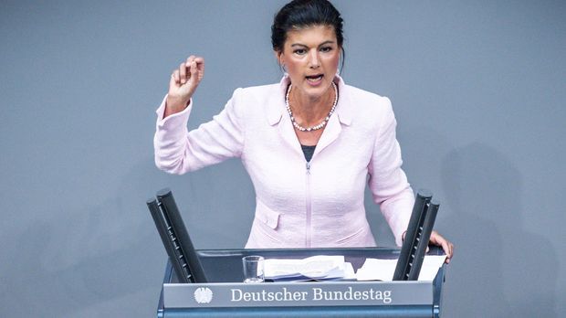 Linken-Politikerin Wagenknecht verteidigt "Wirtschaftskrieg"-Rede