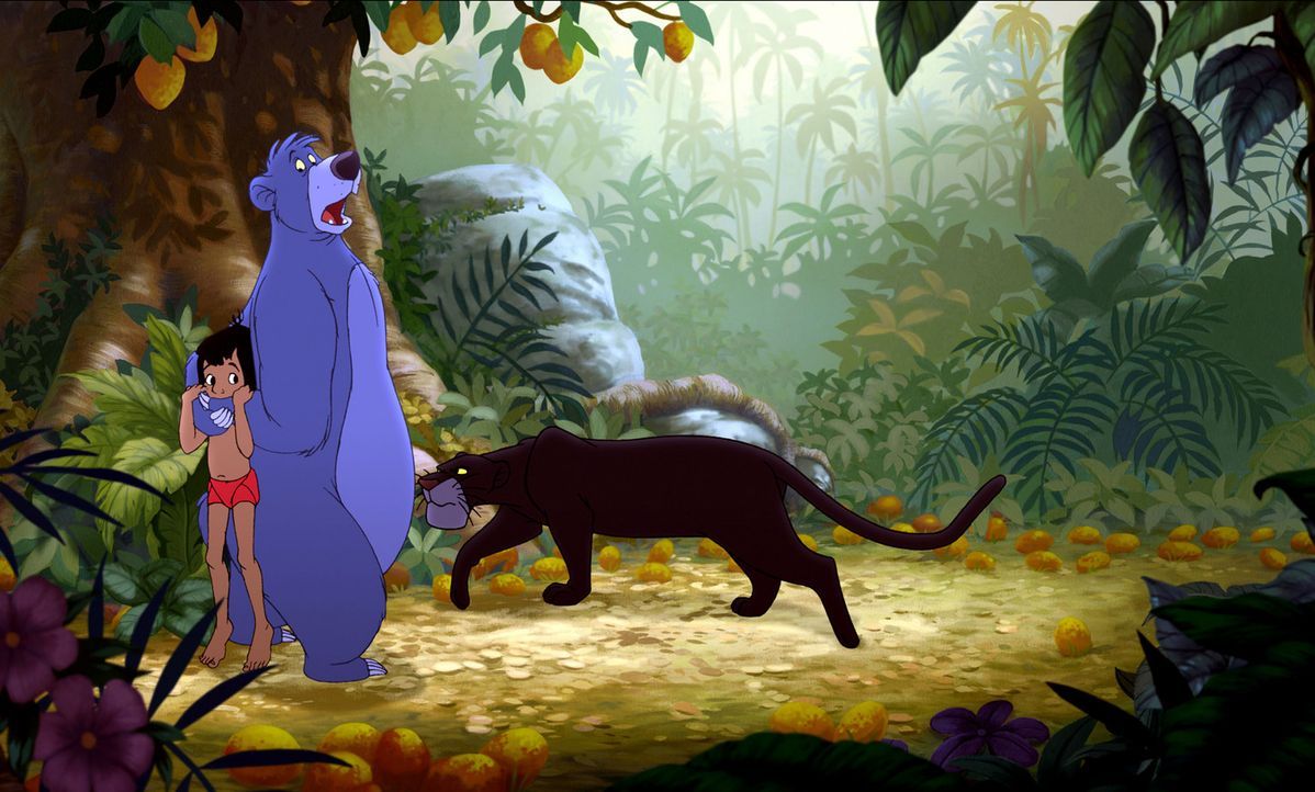 Der weise Panther Baghira (r.) ahnt, dass Balu (M.) etwas vor ihm verheimlicht. Wird er Mogli (l.) entdecken? - Bildquelle: Disney Enterprises, Inc. All rights reserved.