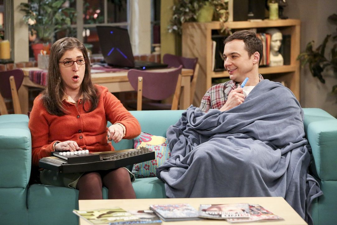 Für Sheldon (Jim Parsons, r.) ist Amy (Mayim Bialik, l.) die perfekte Frau. Mit ihr geht es ihm auf Anhieb viel besser ... - Bildquelle: 2016 Warner Brothers
