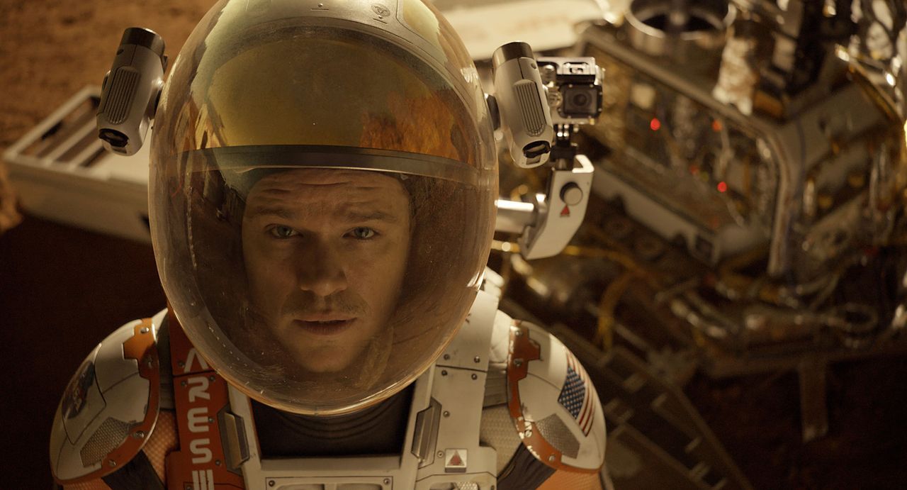Als der NASA klar wird, dass Botaniker Mark Watney (Matt Damon) den katastrophalen Sandsturm auf dem Mars wider Erwarten überlebt hat, startet eine... - Bildquelle: 2015 Twentieth Century Fox Film Corporation.  All rights reserved.
